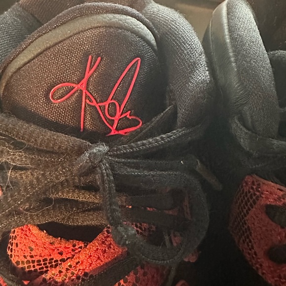 Nike Kyrie Infinity Bred Basketball Snickers - Picture 4 of 6